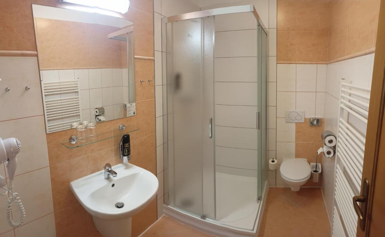 Penzion Nad Oborou Hradec Kralove Luaran gambar