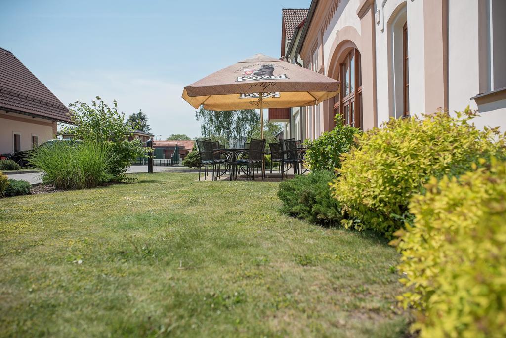 Penzion Nad Oborou Hradec Kralove Luaran gambar