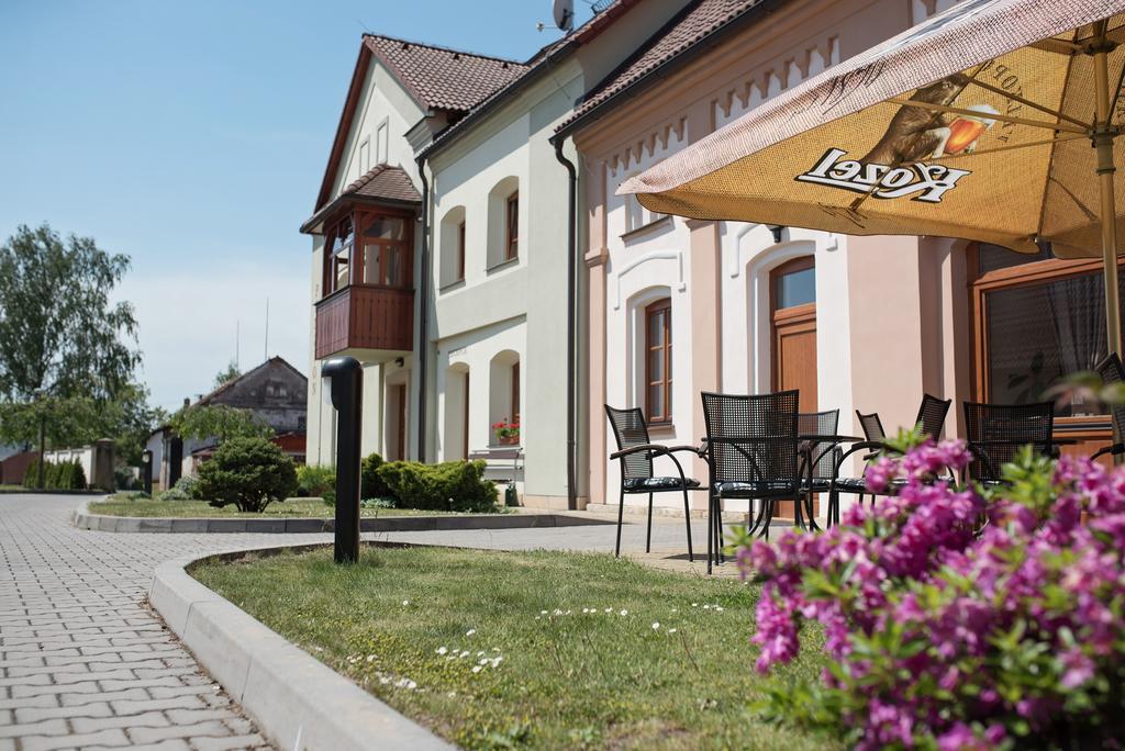 Penzion Nad Oborou Hradec Kralove Luaran gambar